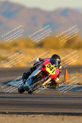 media/Jan-21-2023-CVMA (Sat) [[b9eef8ba1f]]/Race 13 500 Supersport-350 Supersport/